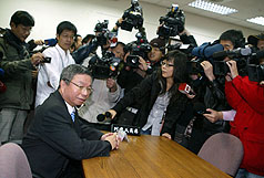 藍營力推新版二代健保  最快下週有譜