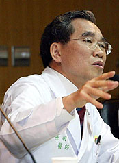 愛滋器官捐贈案  台大院長出面道歉