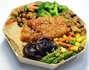 素食便當好油！ 消基會：油炸多蔬菜少