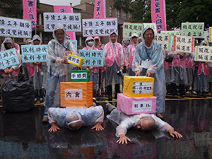 信用卡利率上限明降至15% 卡債族批無助