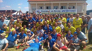 法球隊連踢73小時  創最久足球賽紀錄