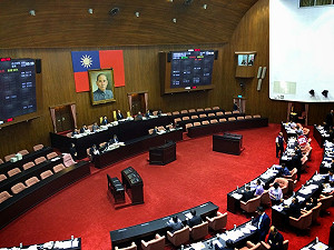 立院三讀  競業禁止期間不得超過2年