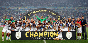 梅西勇奪金球  諾伊爾得金手套