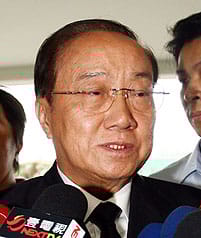 獲總統特許  關中淚眼赴上海接女兒