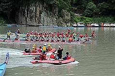 新北龍舟賽  115隊碧潭競速