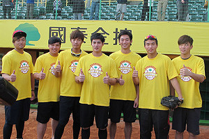 膝蓋開刀 陳偉殷復原情況良好