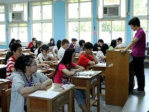 12年國教高中排富  全家盟：應訂落日條款