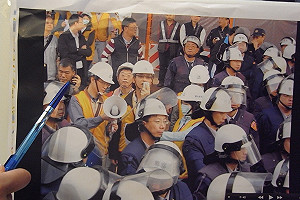 王家控建商指揮警  樂揚：指揮圍籬架設