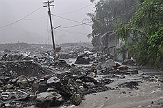 豪雨5千人流離  389條土石流紅色警戒