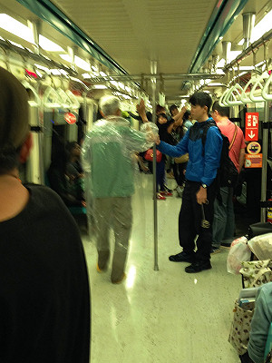 分段、分組上下站  捷運車廂巡邏現空窗?