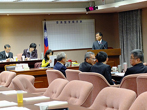 安檢出包  航警局：1個太老 1個太菜