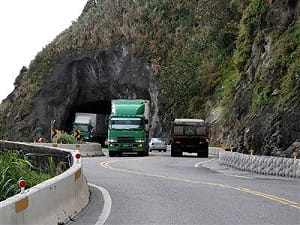 泰利威脅  鐵路離島航班皆受影響