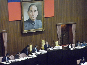 三讀通過  台役男赴中就學可辦緩徵