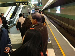 高鐵疑似被放汽油彈  旅客緊急疏散