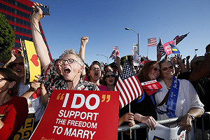 美最高法院：婚姻限1男1女組成違憲