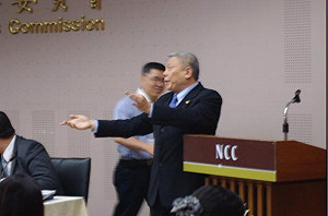 蔡衍明要求一問一答  公聽會一度混亂