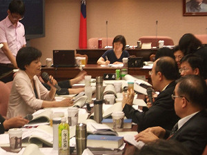 維護記者自主權  編輯室公約入反壟斷法