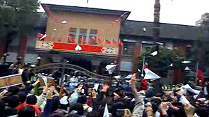 藍拒簽  學生至立院「射飛機」抗議