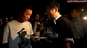 無視禁制令  反佔中人士再阻《蘋果》出刊