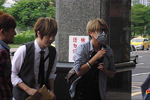 龍應台邀茶敘  阿信快步入文化部