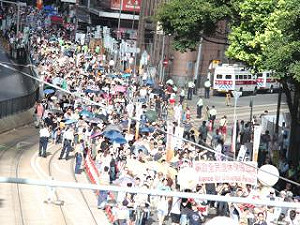 港人七一遊行上街頭 表達捍衛民主訴求
