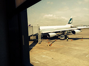 陳為廷登機赴港  沿路都有人跟拍