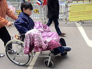 黃之鋒母公開信：兒絕食近百小時只盼對話