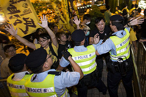 抗議李飛遭捕 「熱血公民」19成員獲釋