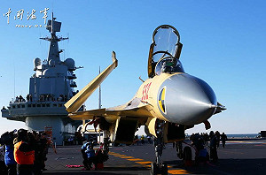 中國艦載機起降成功 實戰尚需數年