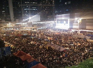 佔中再衝突！學聯籲港民和平包圍政府總部