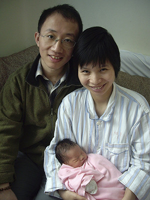 3年半刑期屆滿 胡佳今晨出獄返家