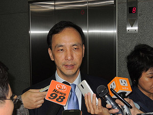 立場瞹眛？朱立倫談核四  口誤連連