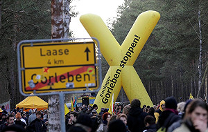 德反核者阻擋核廢料運送  千人遭逮捕