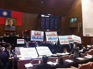 不敵藍營人數優勢  停建核四案遭封殺