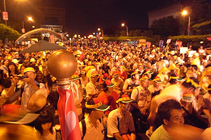 凱道夜宿明曬穀 農民訴求土地正義