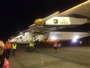 最大太陽能飛機飛抵中國重慶