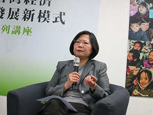 公投門檻本應高  小英：是政治學者的話嗎？