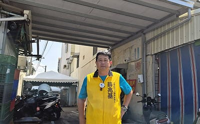左營孔廟旁鐵皮違建越蓋越大 薛兆基:居民陳情十多年,公文還在跑!