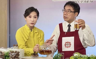 黃偉哲攜手百大青農直播行銷東山龍眼乾 2.1萬包40分鐘完售