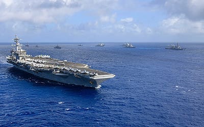 美日揮舞「利劍」 羅斯福號、伊勢號上陣海空協同