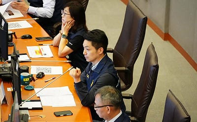 網嘲諷遮陽傘防颱措施 蔣萬安:以市民安全為優先考量