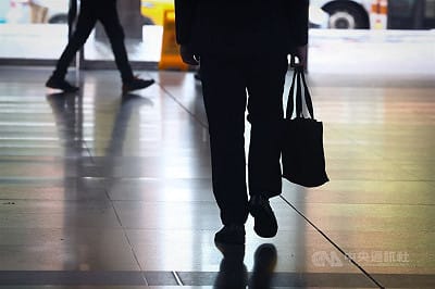 畢業生投入職場 9月失業率3.36%創26年同月最低