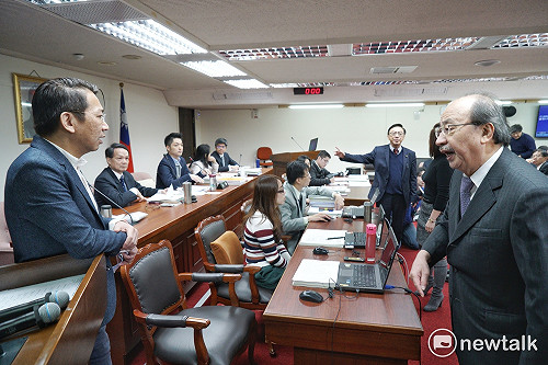 勞基法攻防》徐永明諷民進黨：現在知道被停止討論有多痛苦吧？