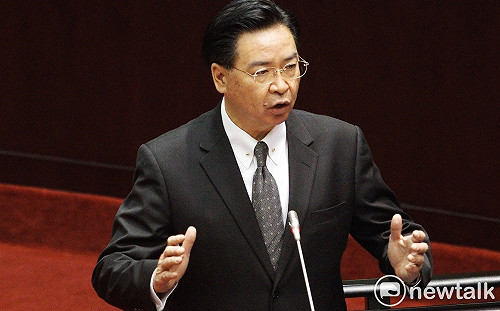 台船遭日艦水砲攻擊　吳釗燮：護漁態度不會變