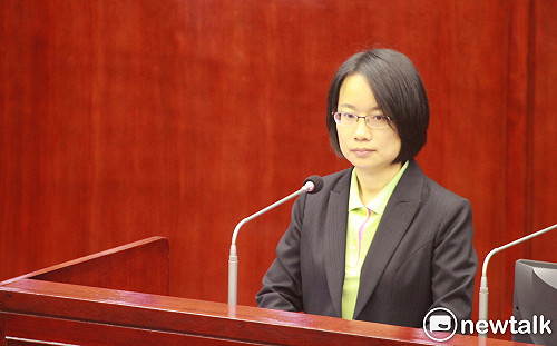 蔡英文主持民進黨智庫董事會  吳音寧也出席