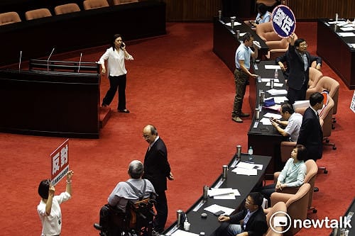 立法院談話會 確定處理軍人年改空污法等案