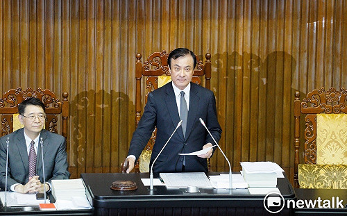 兒少法三讀 托嬰中心應裝監視器、事前審查狼師