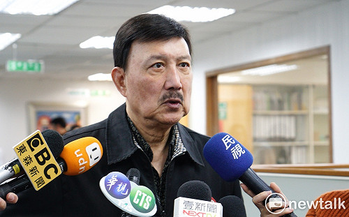 韓國瑜才像妖怪！余天酸：補選弄來布景、臨時演員　很像演電影