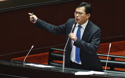 黃國昌邀郭台銘公開辯論：如何讓青年看到未來