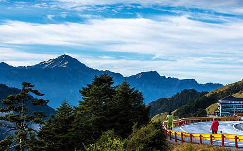 破壞環境又影響野生動物！登山怕隊友迷路別灑紙屑、麵粉